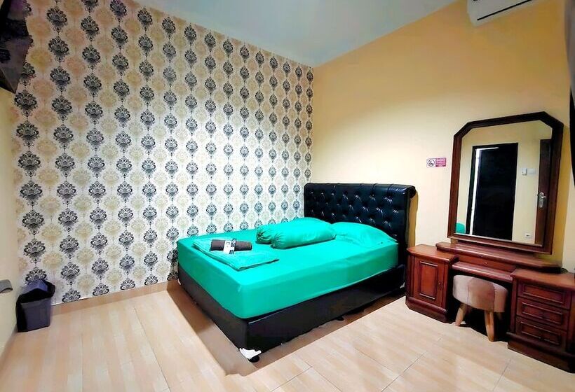 فندق De Patuk Homestay