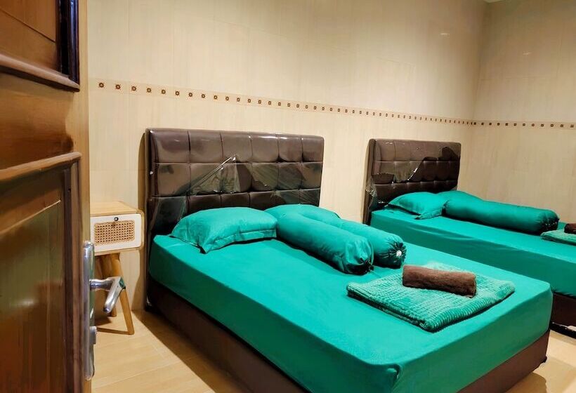 فندق De Patuk Homestay