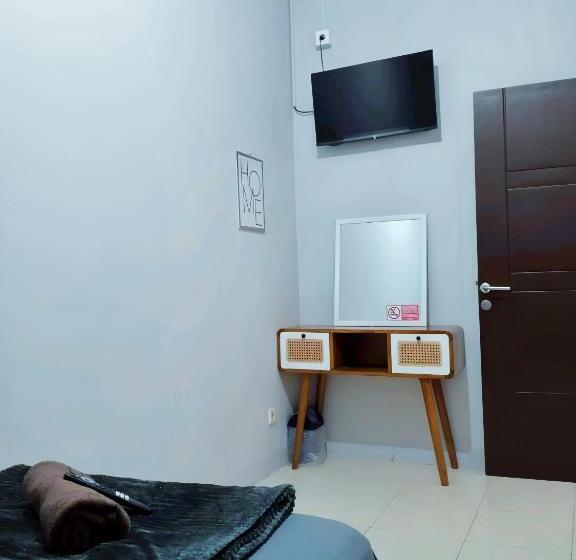 فندق De Patuk Homestay