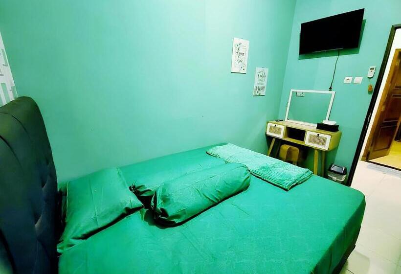 فندق De Patuk Homestay