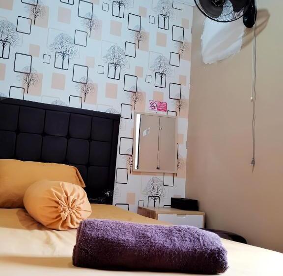 فندق De Patuk Homestay