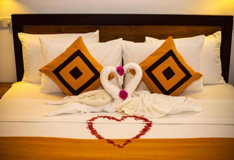 Отель House On The Bend