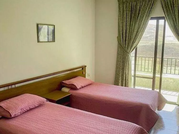 هتل Masharef Saghbine