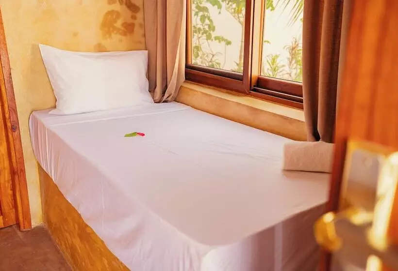 Hotelli Mayai Ocean Resort