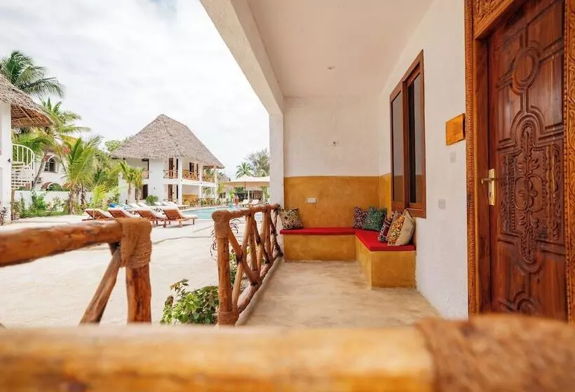 Hotelli Mayai Ocean Resort