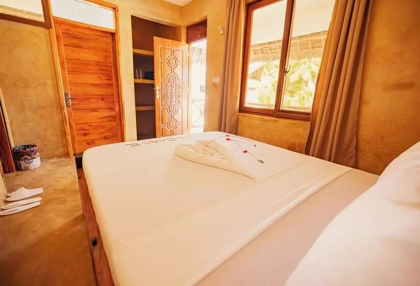 Hotelli Mayai Ocean Resort