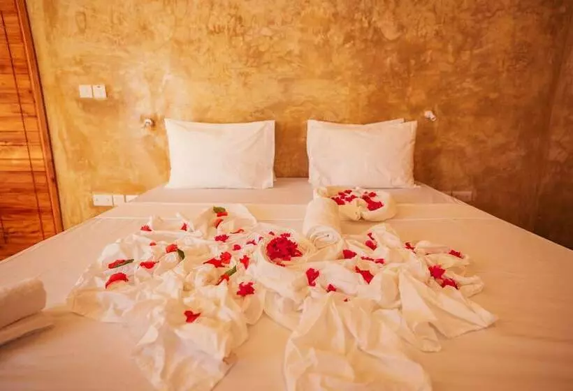 Hotelli Mayai Ocean Resort