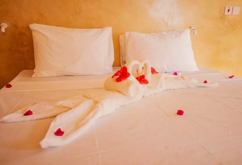 Hotelli Mayai Ocean Resort