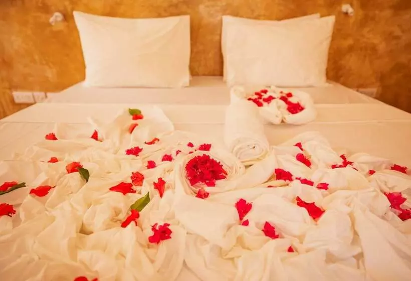 Hotelli Mayai Ocean Resort