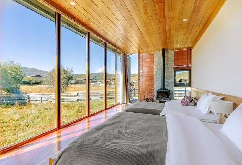 Hotel Shangri La Dala Pasture