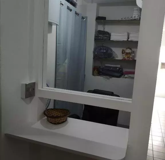 Hotelli Spot On 90735 2night Stayin