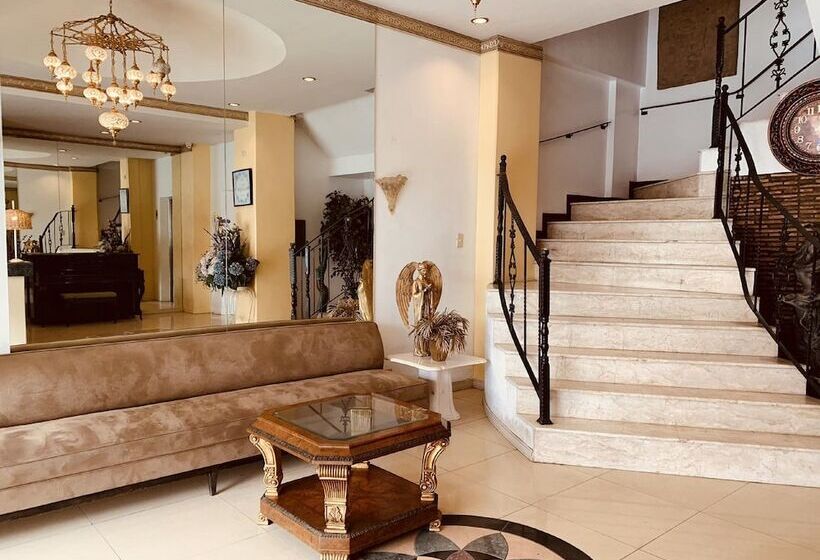 Mont Wind Hotel Tagaytay Powered By Cocotel