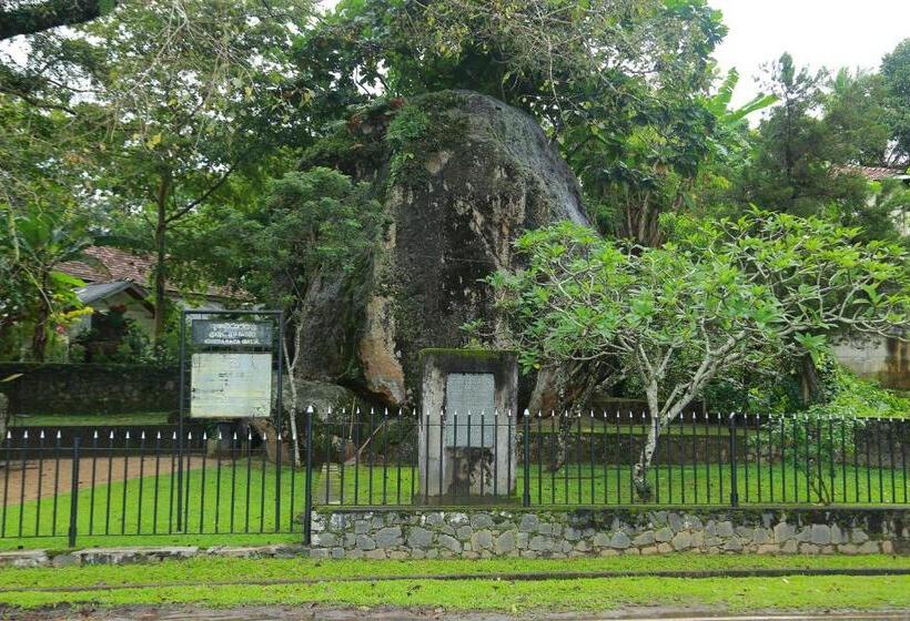 Mzion Hotel Weligama