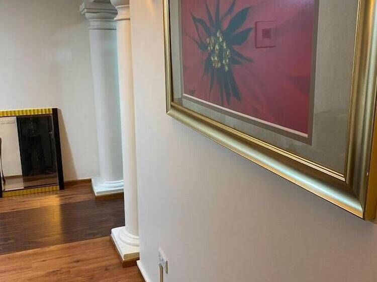 Peach View Hotel And Apartments