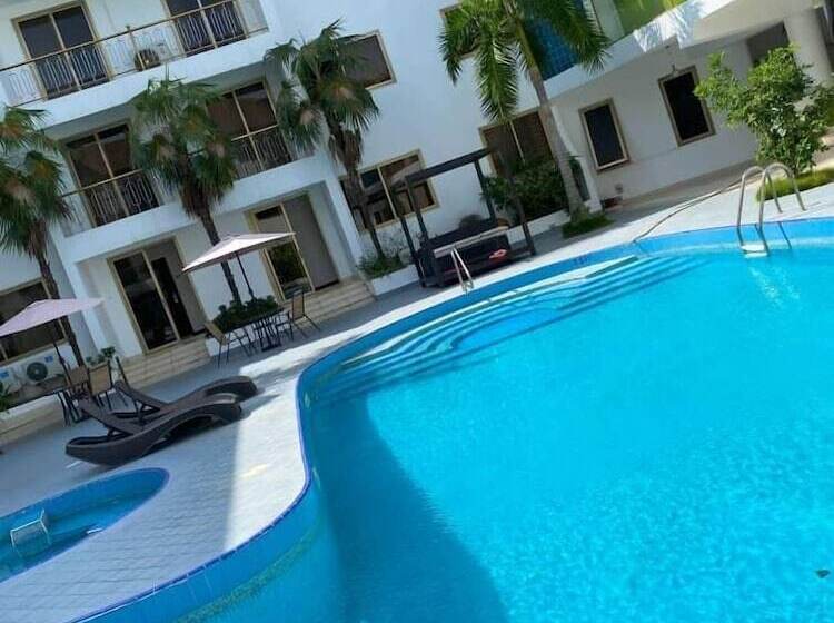 Peach View Hotel And Apartments