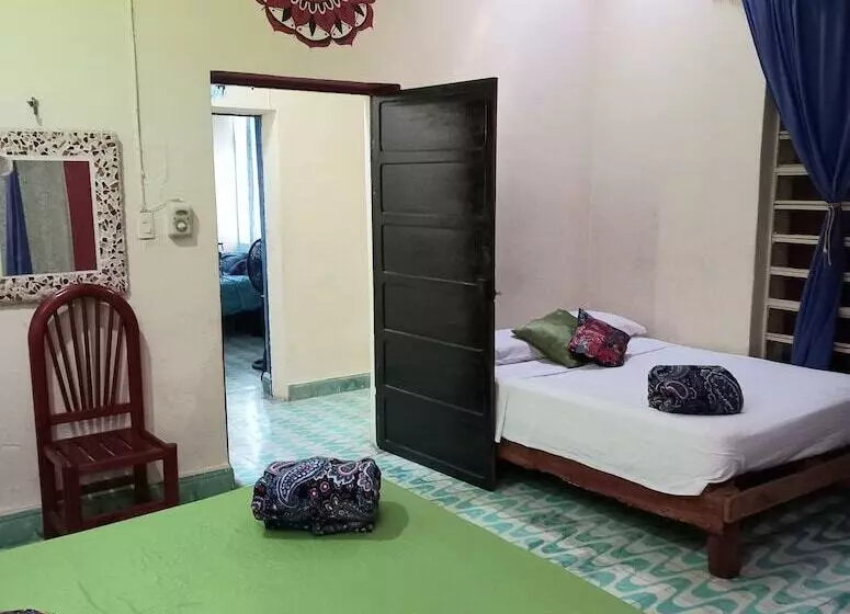 پانسیون Café Hostal Valladolid