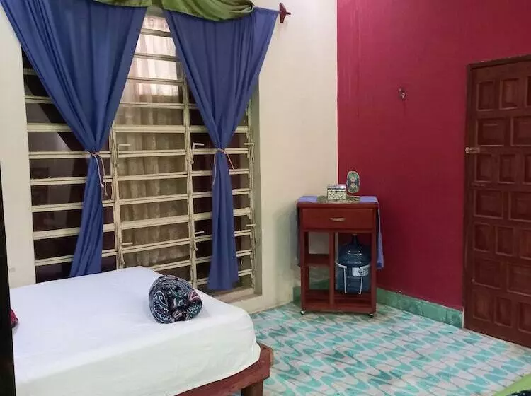 پانسیون Café Hostal Valladolid