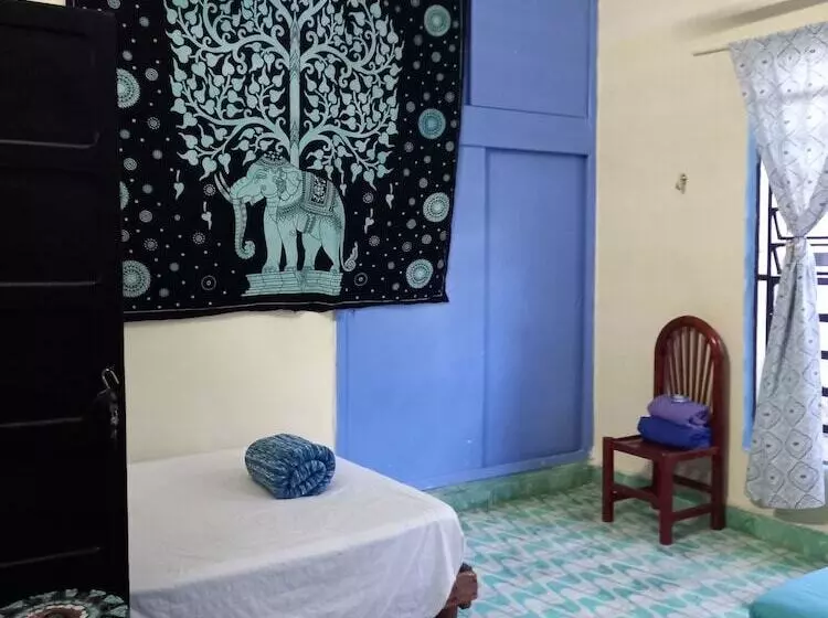 پانسیون Café Hostal Valladolid