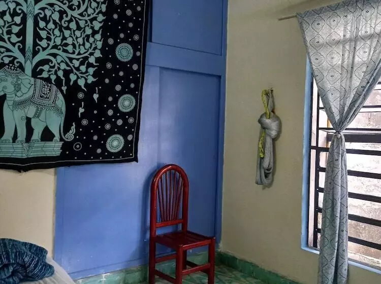 پانسیون Café Hostal Valladolid