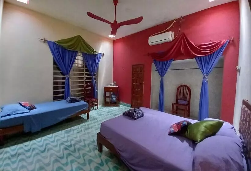 پانسیون Café Hostal Valladolid
