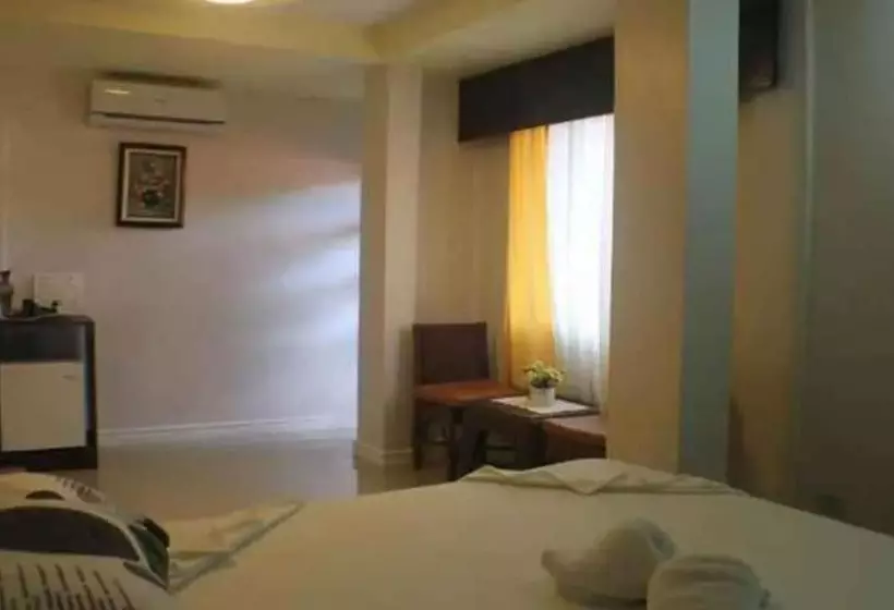 پانسیون The New De Loro Inn By Oyo