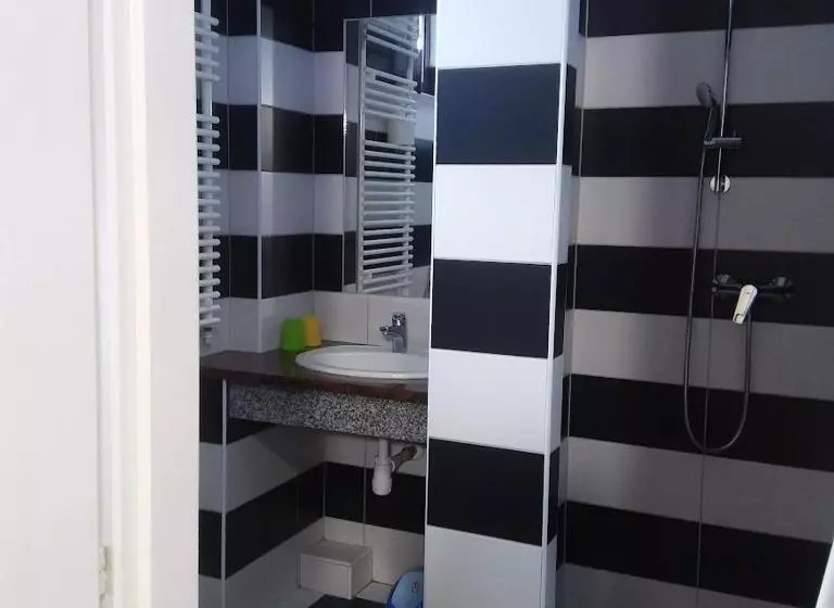 ベッドアンドブレックファースト Kispipa Panzió