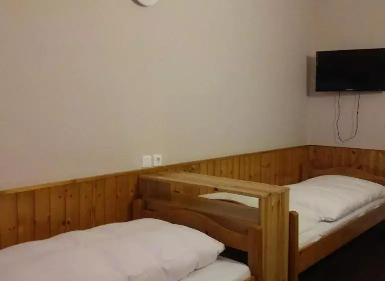 ベッドアンドブレックファースト Kispipa Panzió