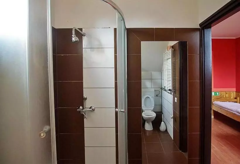 ベッドアンドブレックファースト Kispipa Panzió