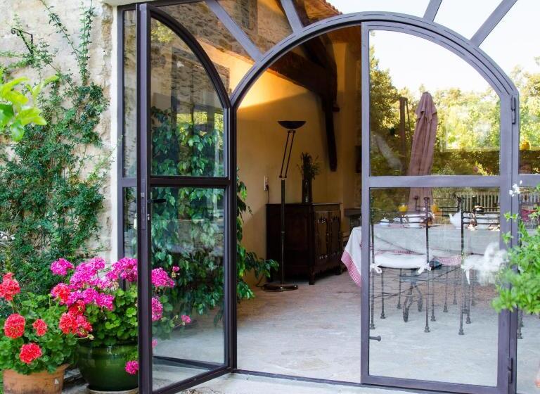 مبيت وإفطار La Jourdane