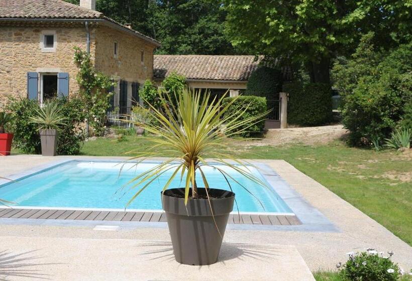 مبيت وإفطار La Jourdane