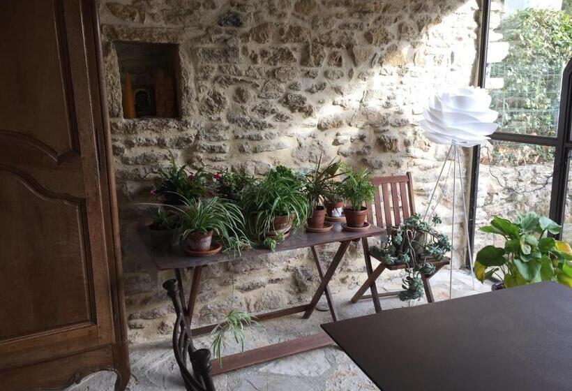 مبيت وإفطار La Jourdane