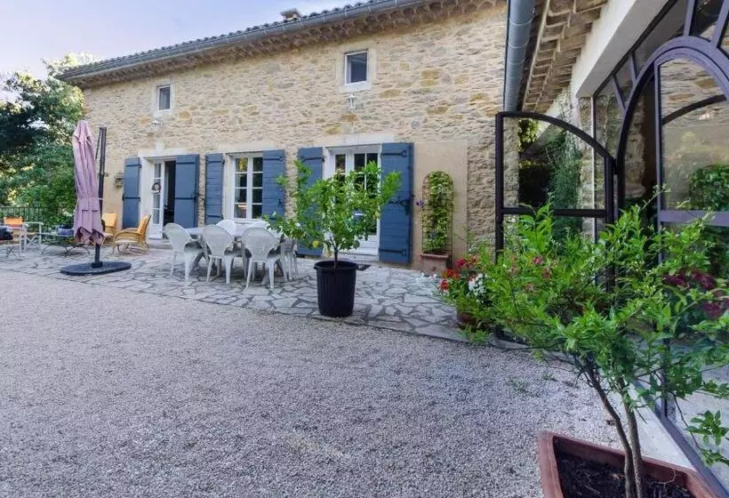 ベッドアンドブレックファースト La Jourdane