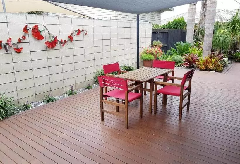 تختخواب و صبحانه Papamoa Retreat
