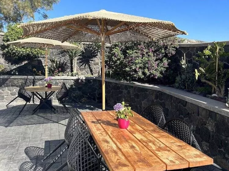 Aamiaismajoitus (B&B) Ikio Concept Santorini