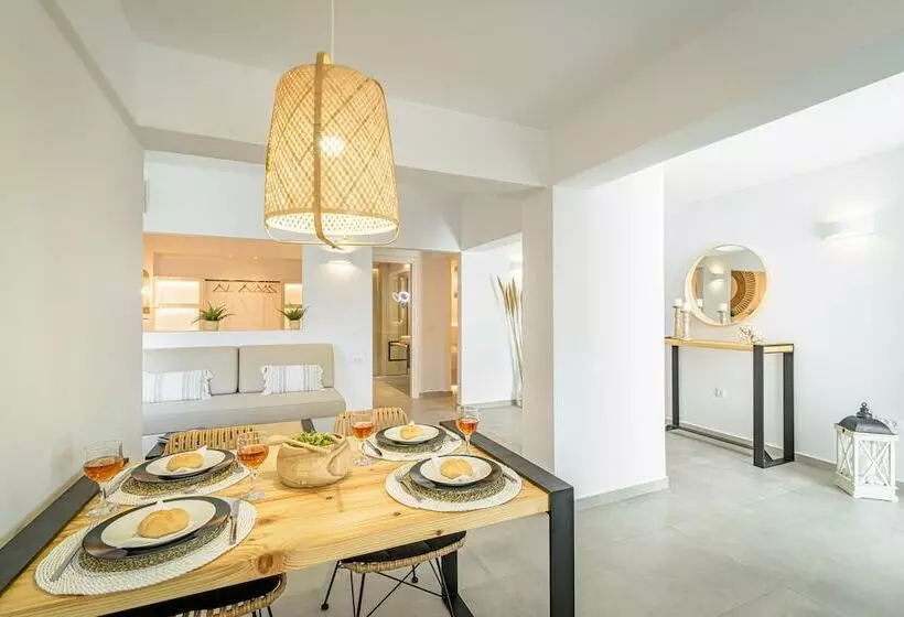 Aamiaismajoitus (B&B) Ikio Concept Santorini