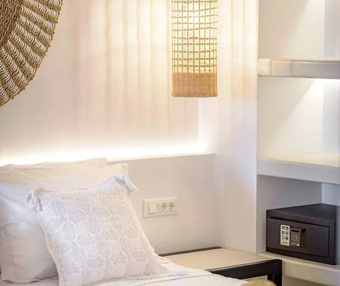 Aamiaismajoitus (B&B) Ikio Concept Santorini