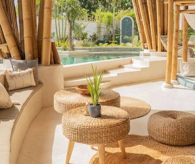 ベッドアンドブレックファースト Villa Tokay   Luxury Private Villas