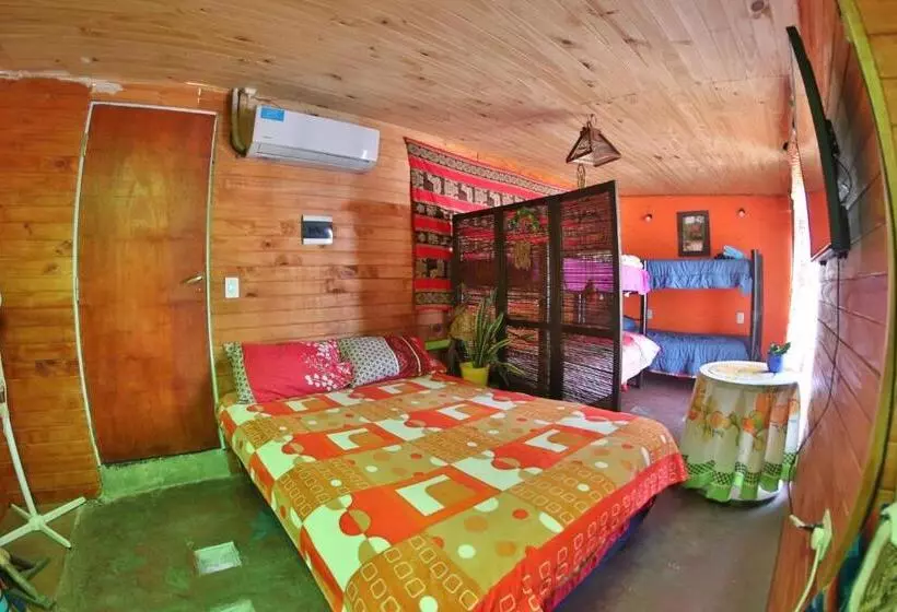Casita Del Arbol Hostel