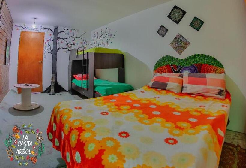 Casita Del Arbol Hostel
