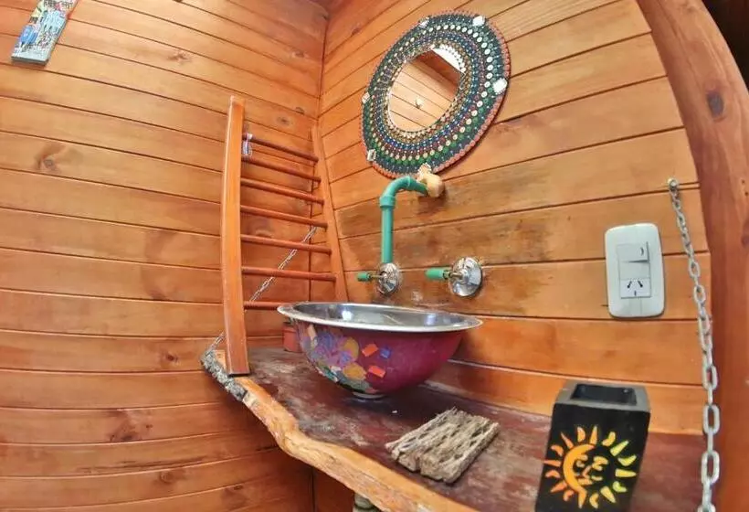 Casita Del Arbol Hostel