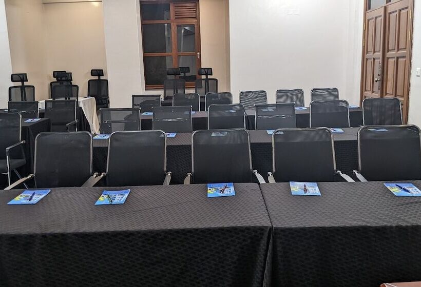 هتل Kivu Hilltop View Resort