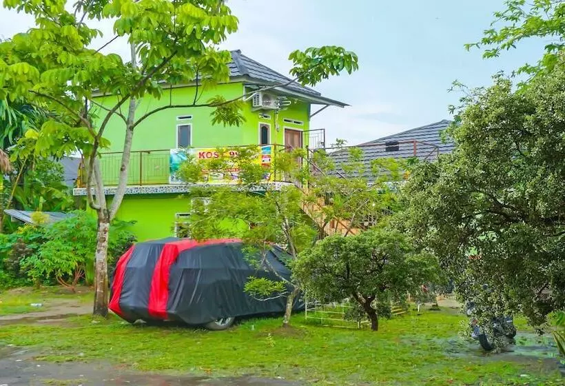 ホテル Kost Qiu Qiu 99 By Oyo