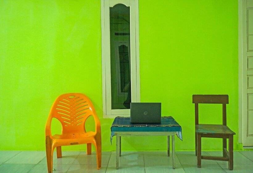 호텔 Kost Qiu Qiu 99 By Oyo