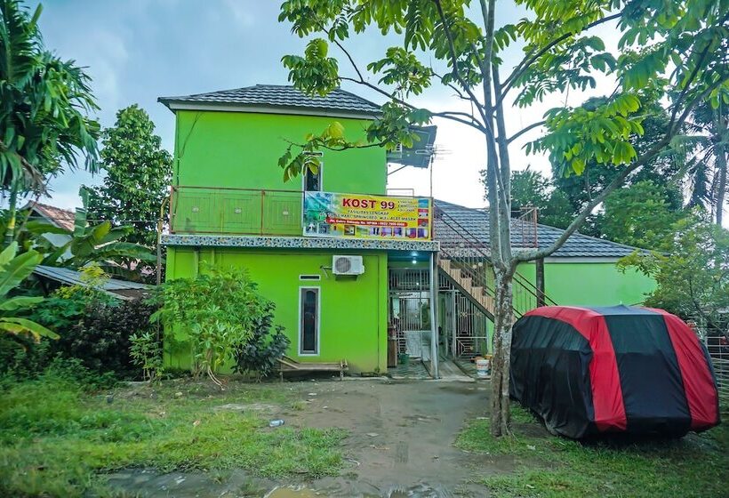 호텔 Kost Qiu Qiu 99 By Oyo