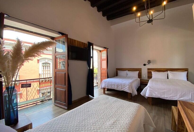 هتل Placio De Las Rosas