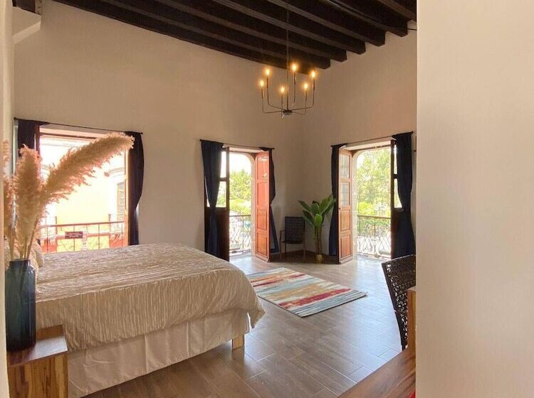 هتل Placio De Las Rosas