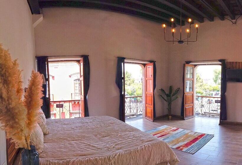 هتل Placio De Las Rosas