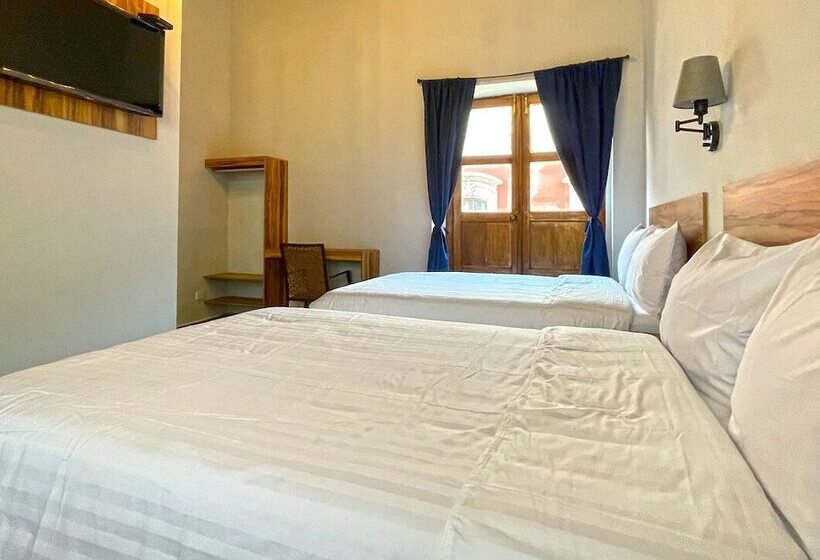 هتل Placio De Las Rosas