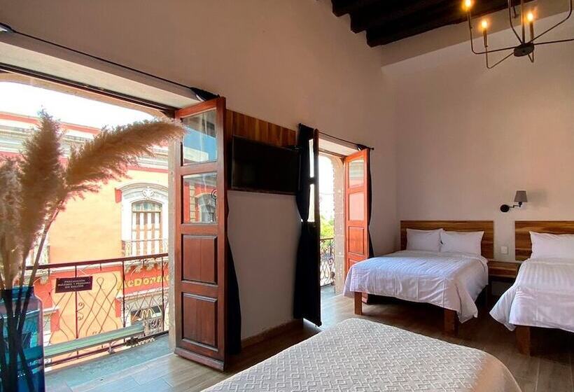 هتل Placio De Las Rosas