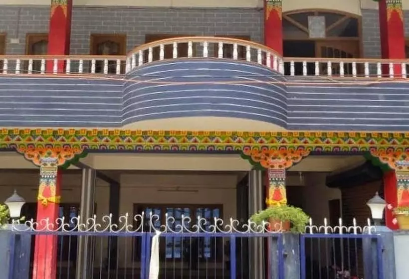ホテル Samdup Khang